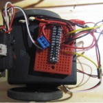 R.Damil : un mini robot Atmega328p (puce d'Arduino) minimaliste, simple et économe en énergie.